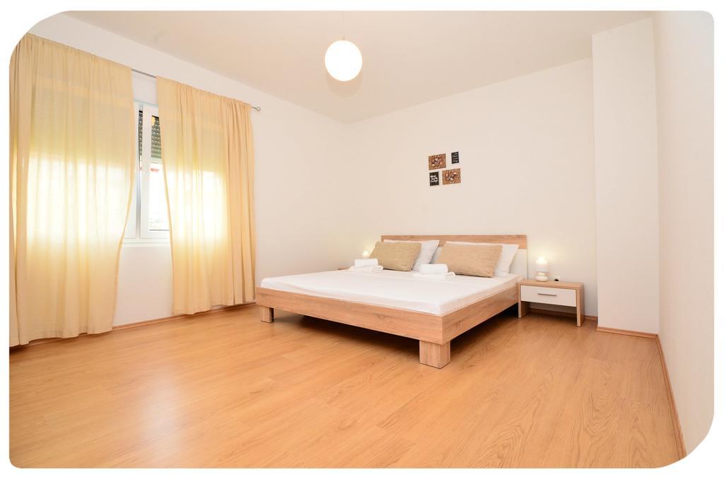 Aprtment Close To Center Zadar Room photo